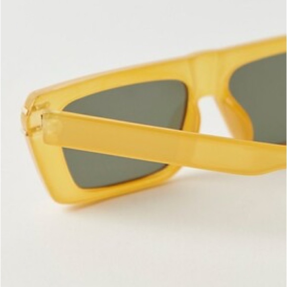 Free People Head Hunk Aviator Yellow Sunglasses - Picture 3 of 5